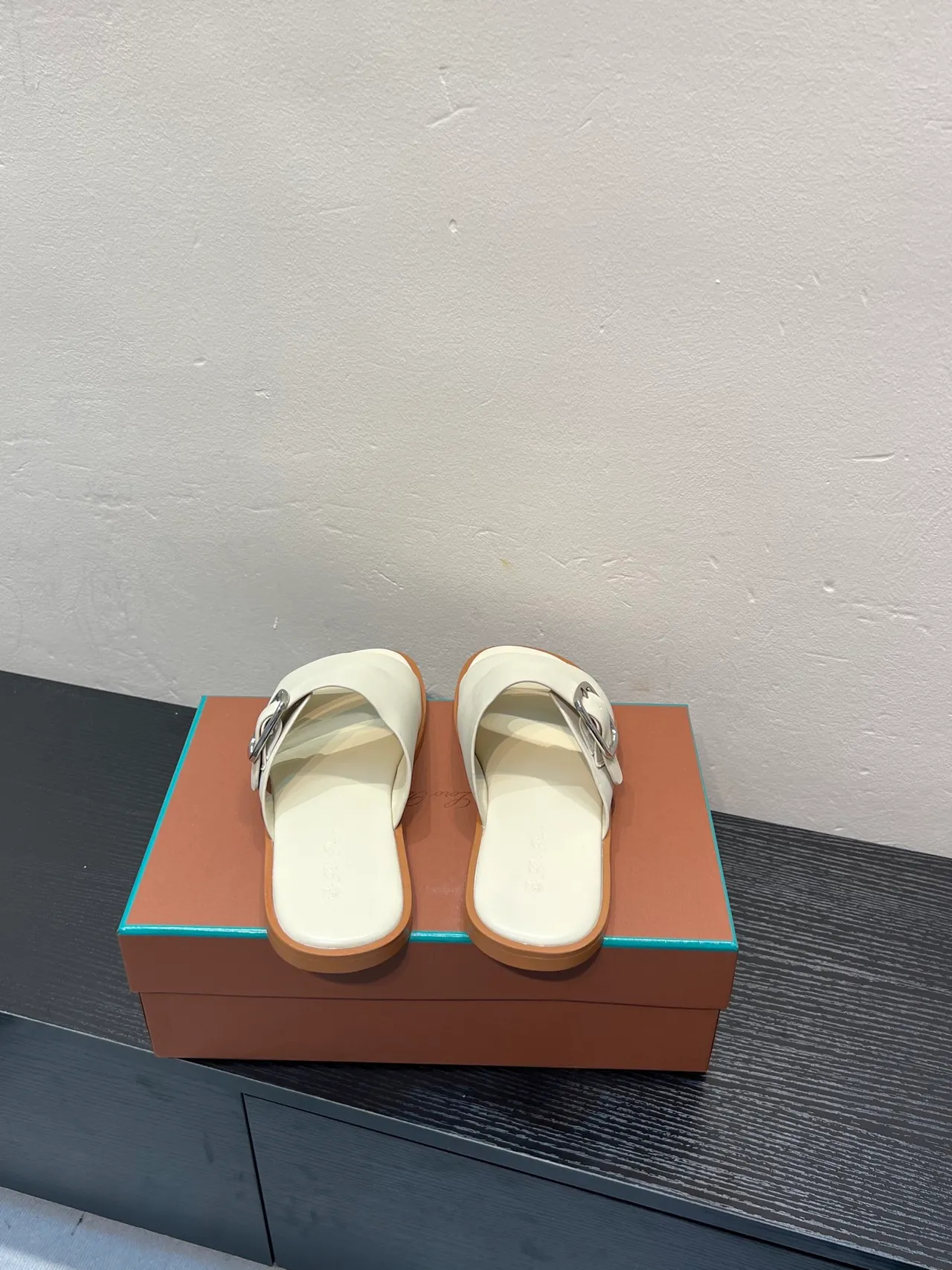 White Buckle-Strap Flat Casual Sandals 6