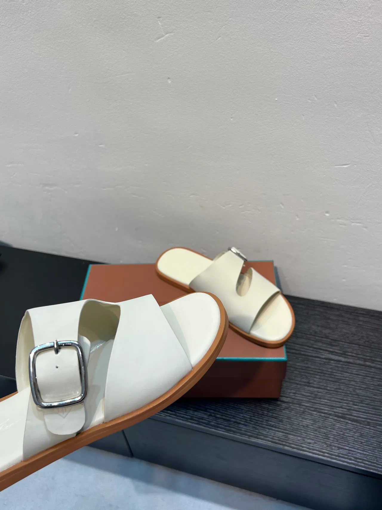 White Buckle-Strap Flat Casual Sandals 8