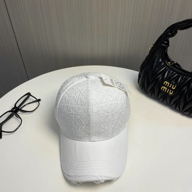 White Embossed Pattern Distressed Brim Baseball Cap 3