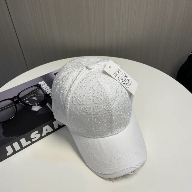 White Embossed Pattern Distressed Brim Baseball Cap 4