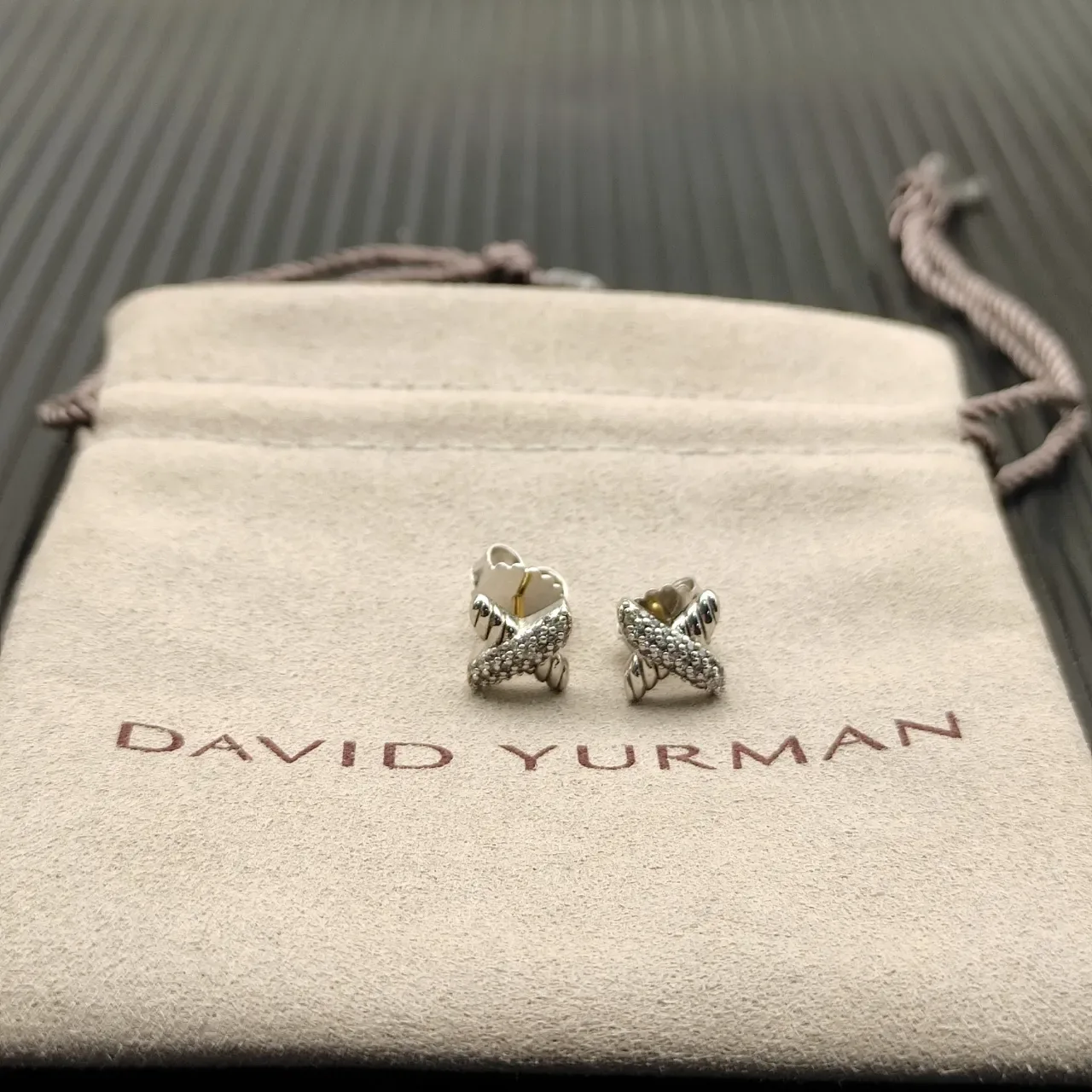 X-Shaped Pavé-Set Ribbed Band Stud Earrings 9