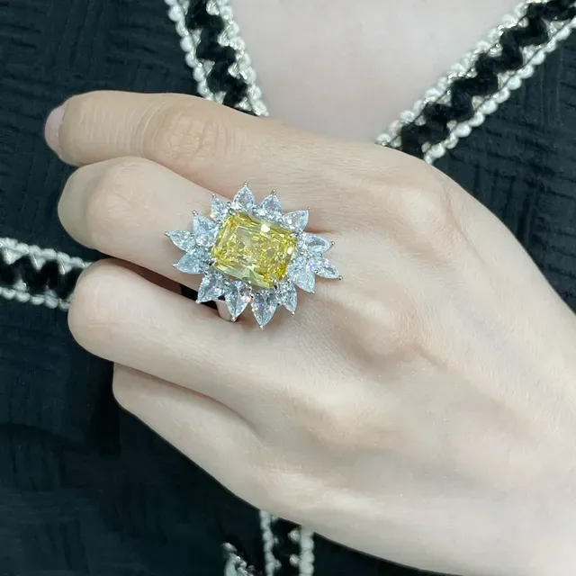 Yellow Radiant-Cut Gemstone Halo Sunburst Ring 9