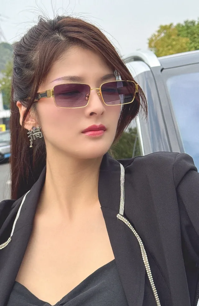 Gentle Monster Rectangular Metal Frame Sunglasses 4