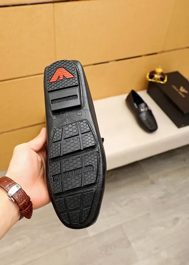 Giorgio Armani Noir Argent Motif Ondulé Embossé Boucle Cheval Métal Loafer 2