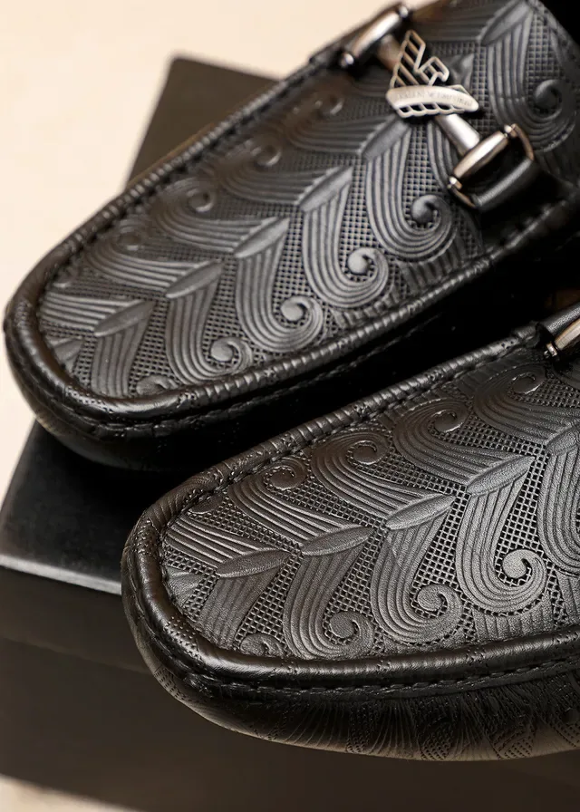 Giorgio Armani Noir Argent Motif Ondulé Embossé Boucle Cheval Métal Loafer 5