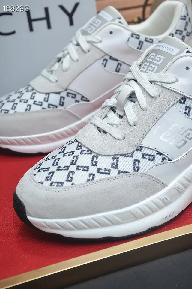 Givenchy City Sport Monogrammed gris Lifestyle Sneakers 4