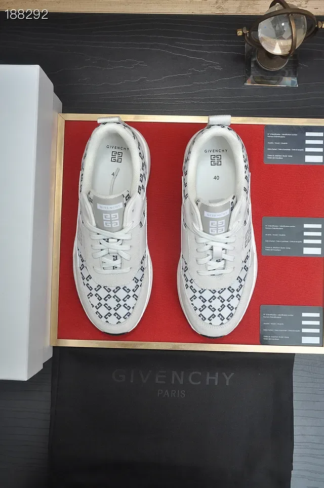 Givenchy City Sport Monogrammed gris Lifestyle Sneakers 5