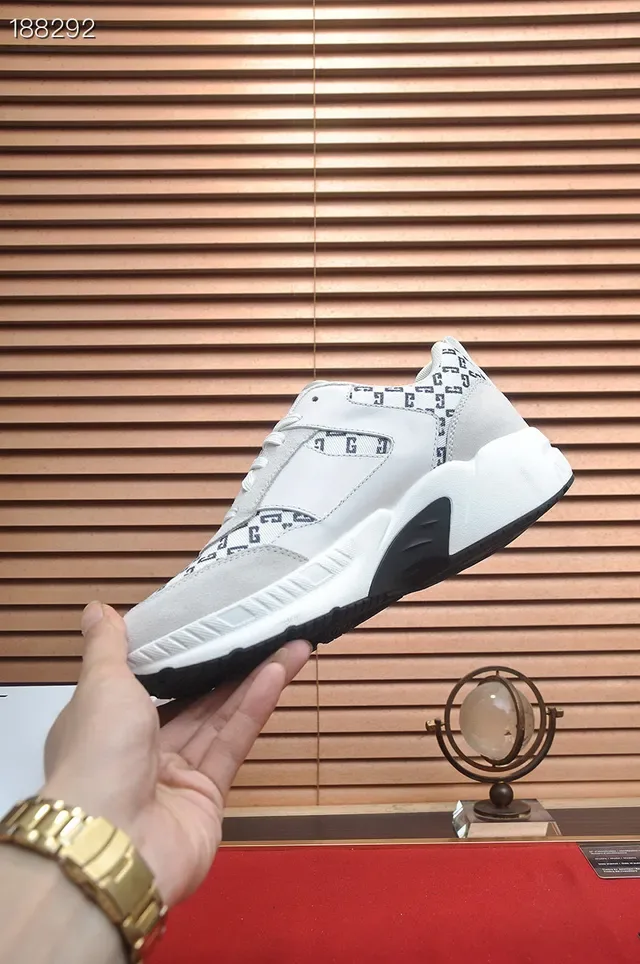 Givenchy City Sport Monogrammed gris Lifestyle Sneakers 7