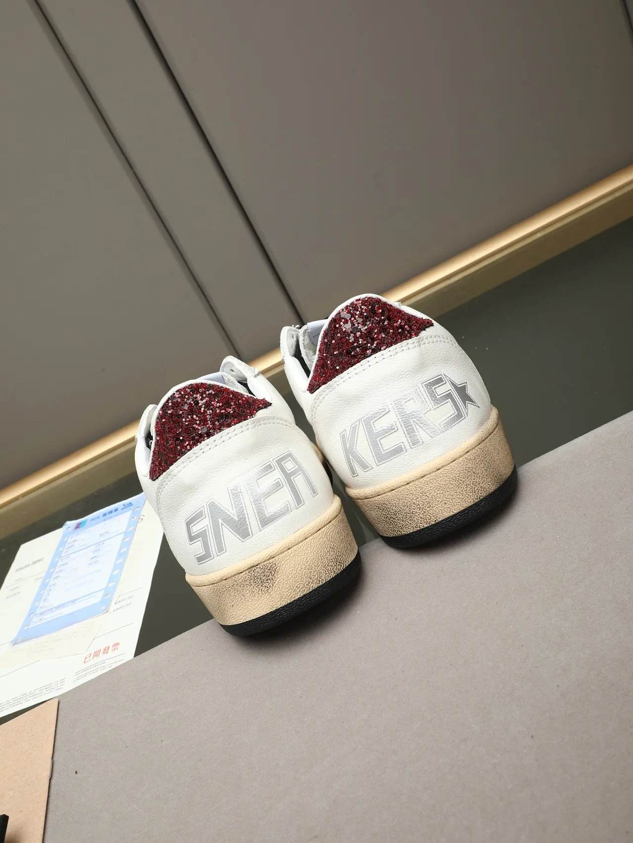Golden Goose Ball Star Tênis Lifestyle Branco Vermelho Brilho Estrela 4