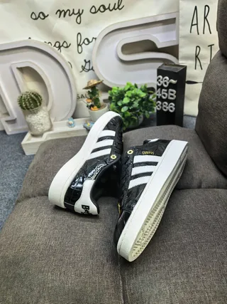 Golden Goose Super-Star Chaussures Lifestyle Noir Brillant Star Croc 6
