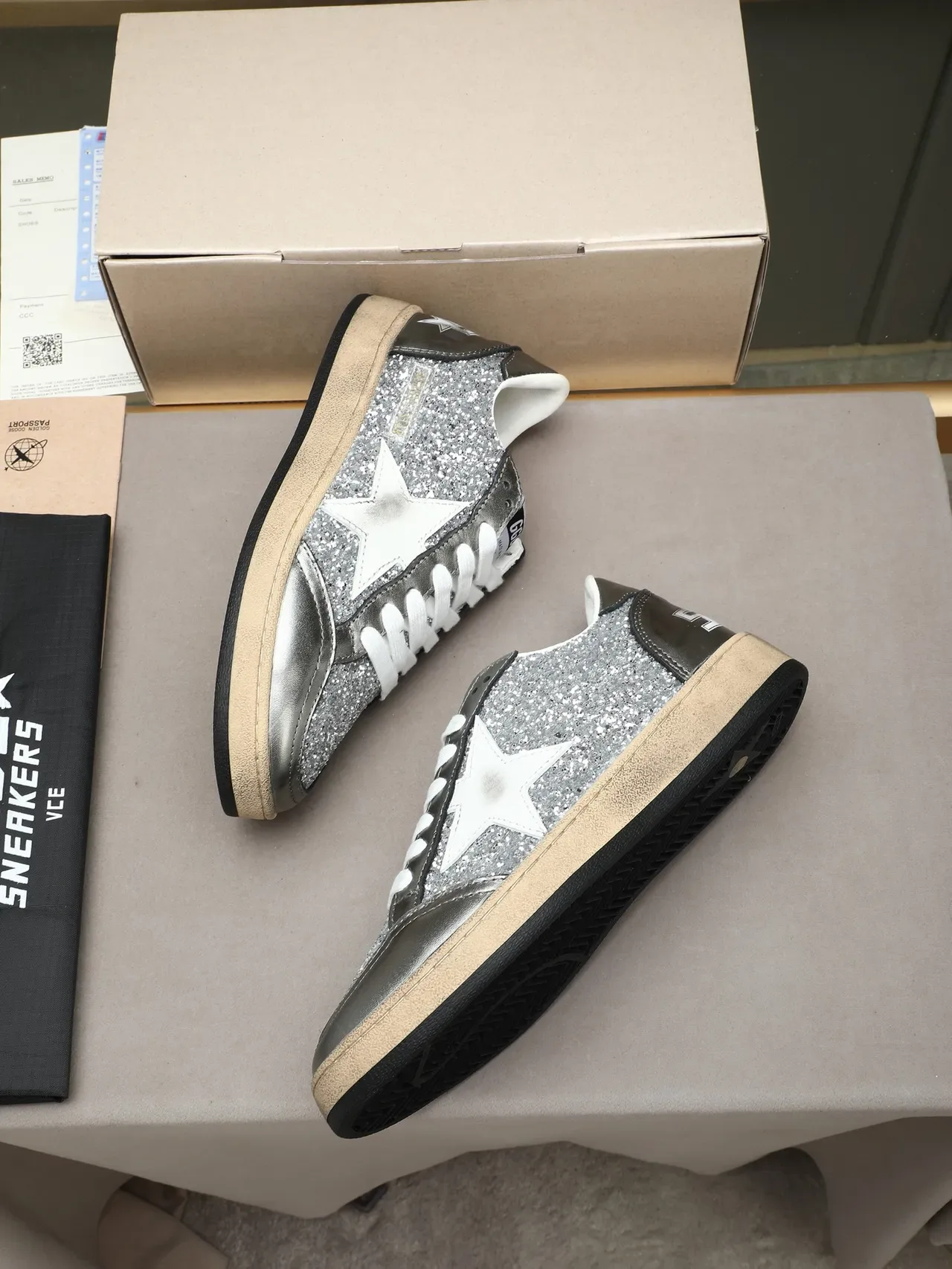 Golden Goose Superstar Brilhante Prateada Estrela Tênis Lifestyle 2