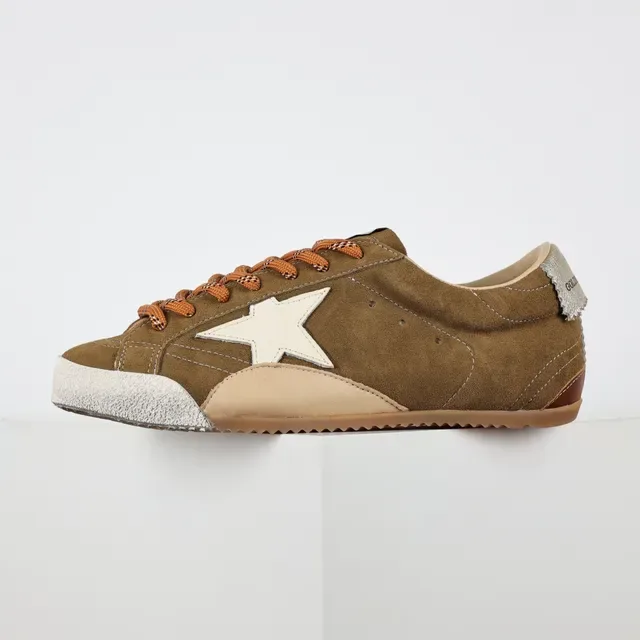 Golden Goose Superstar Chaussures Lifestyle Daim Olive Brun 9
