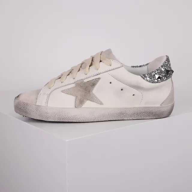 Golden Goose Superstar Sneakers Lifestyle Blancs Argent Cuir Distressed Glitter Heel Tab 9