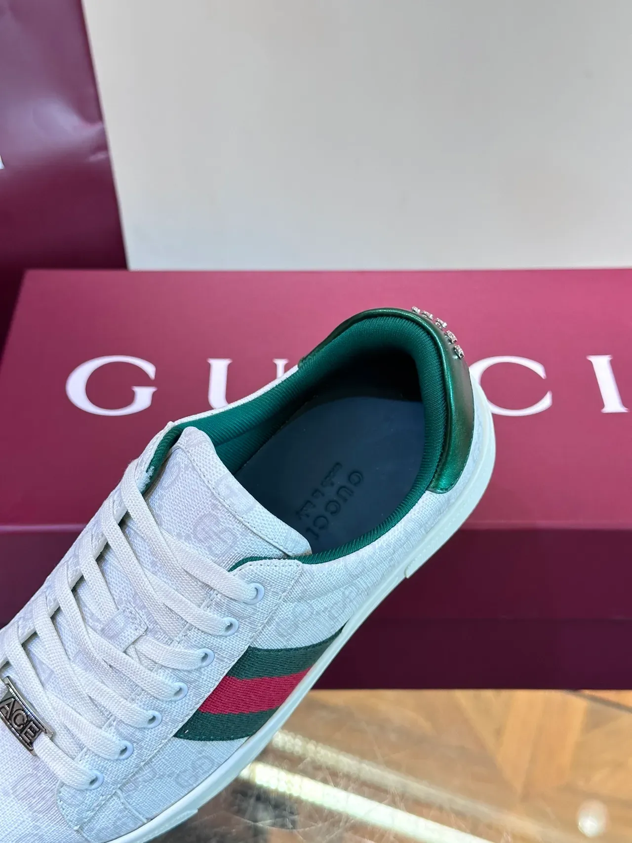 Gucci Ace GG Monogram Web Stripe أبيض أخضر أحمر Sneakers Lifestyle 3