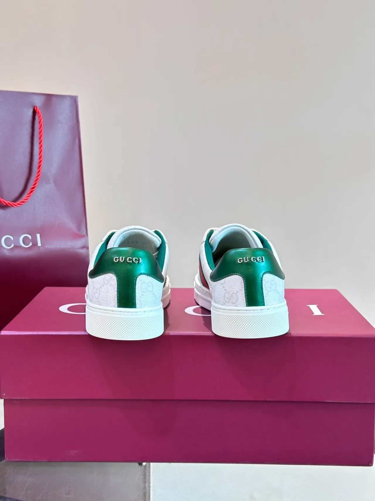 Gucci Ace GG Monogram Web Stripe أبيض أخضر أحمر Sneakers Lifestyle 4