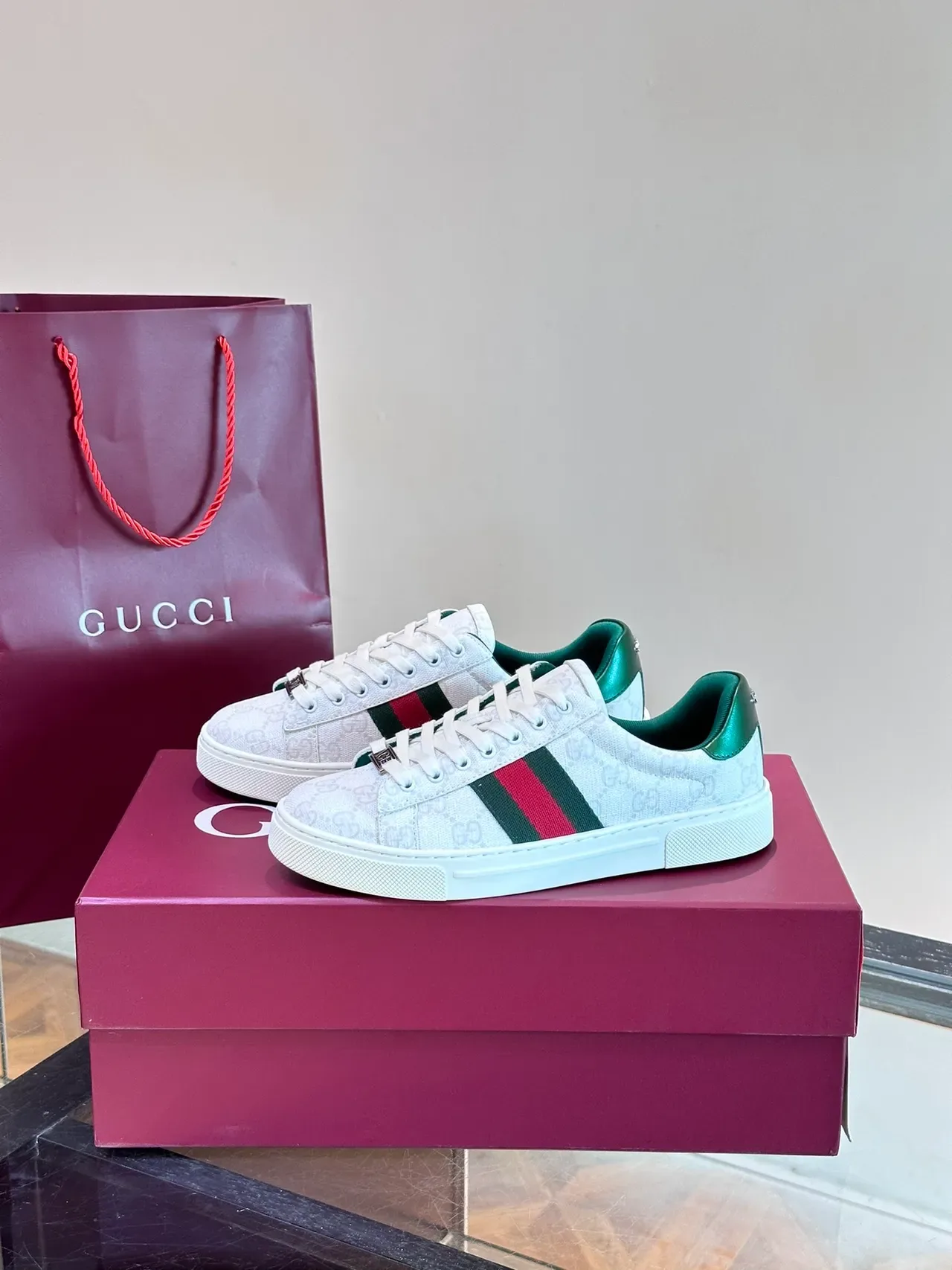 Gucci Ace GG Monogram Web Stripe أبيض أخضر أحمر Sneakers Lifestyle 5