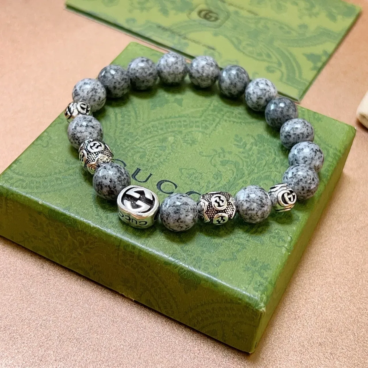 Gucci Beaded Bracelet Gray Silver Stretch Speckled Stone Beads Bracelet 9