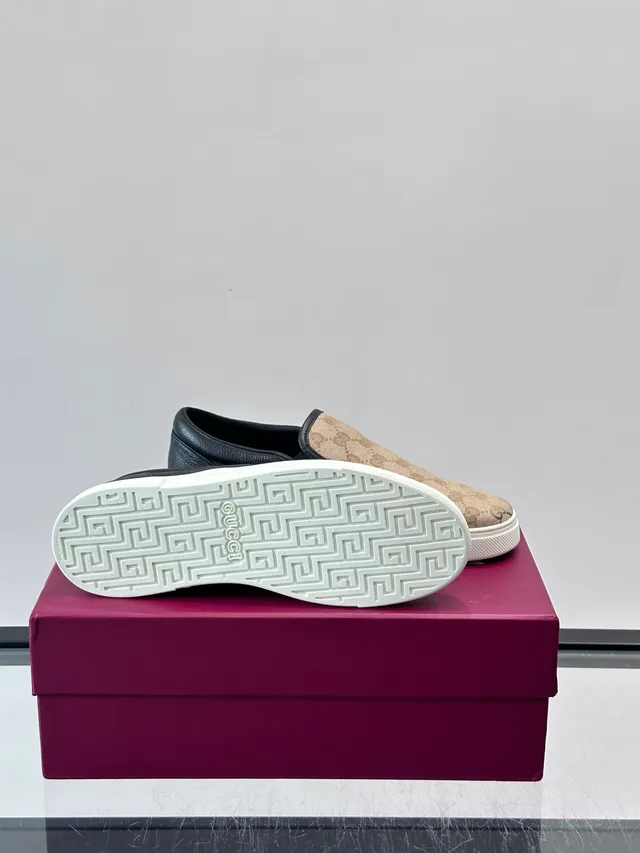 Gucci 米色 黑色 GG Monogram Canvas Leather 鞋跟支撑 Loafer 2