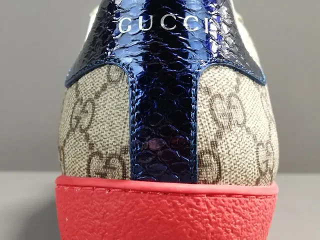Gucci Beige Red GG Supreme Canvas Web Stripe Detail Lifestyle Sneakers 3