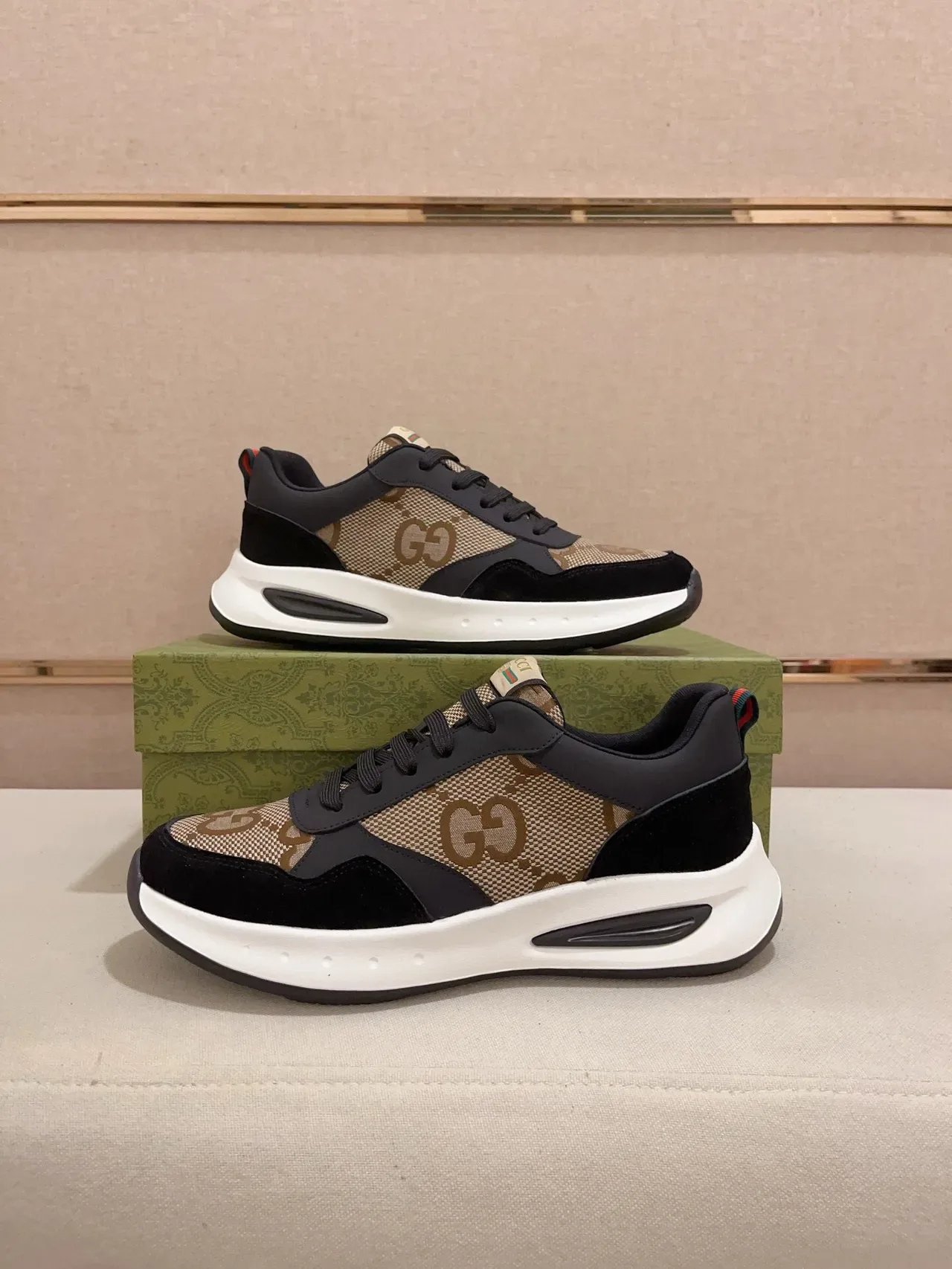 Gucci Noir Beige GG Monogram Toile Suède Superpositions Lifestyle Sneakers 7