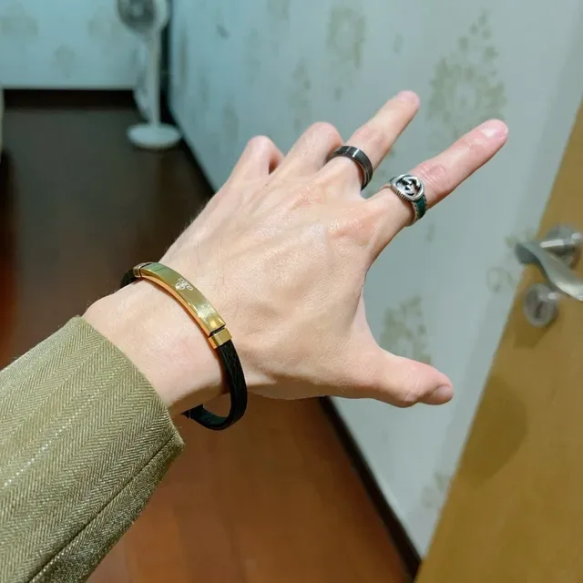 Gucci Black Leather and Gold-Tone Metal Bracelet 3