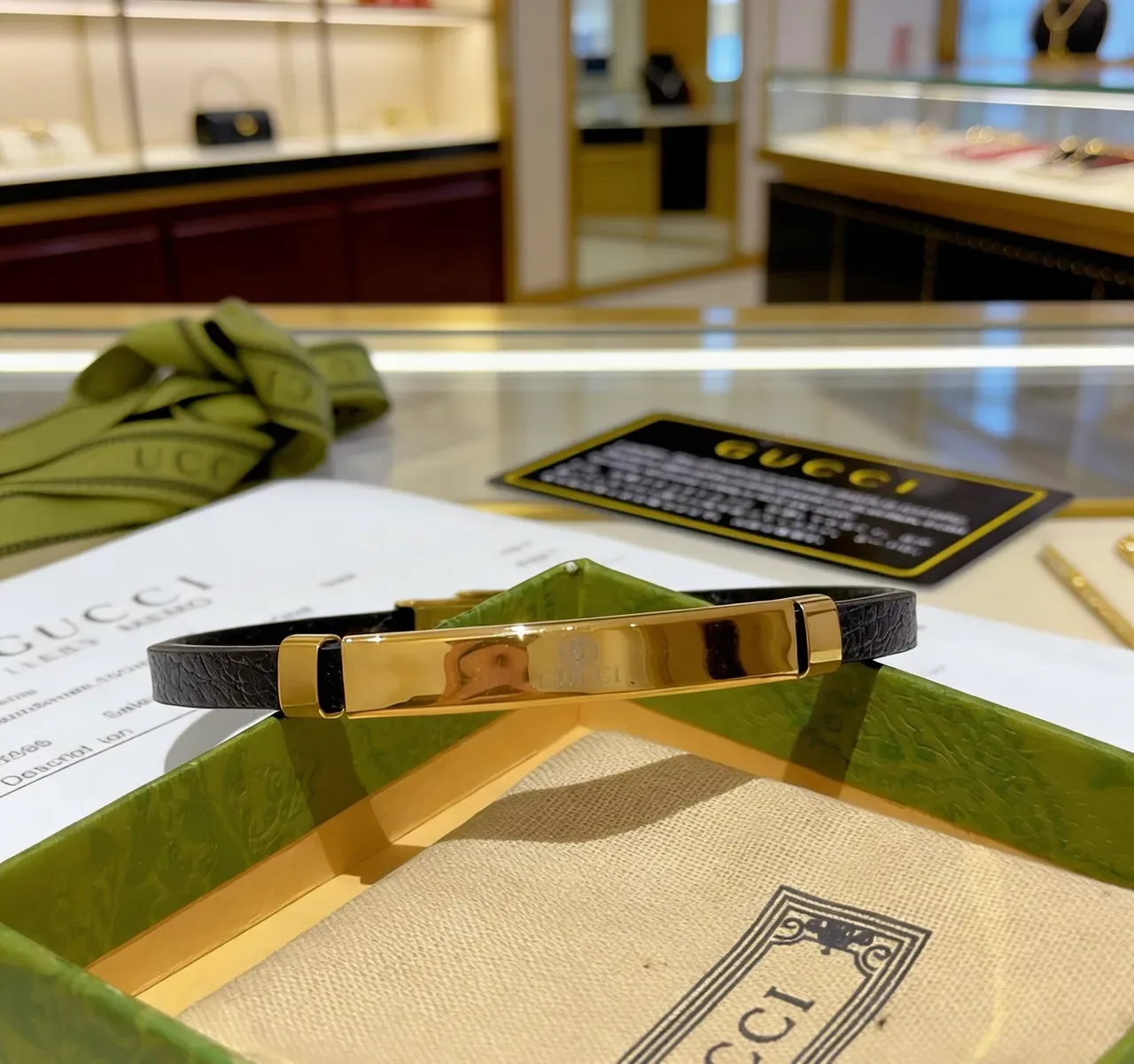 Gucci Black Leather and Gold-Tone Metal Bracelet 6