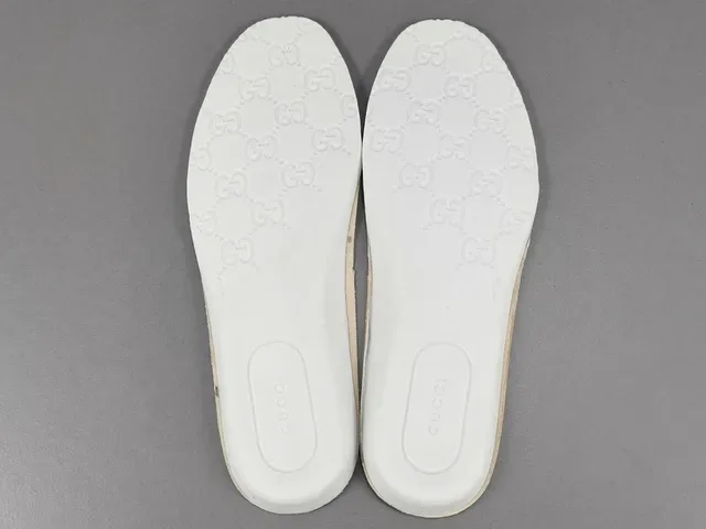 Gucci Tênis Chunky Pretos e Brancos com Upper de Couro em Camadas e Sola Esculpida 3