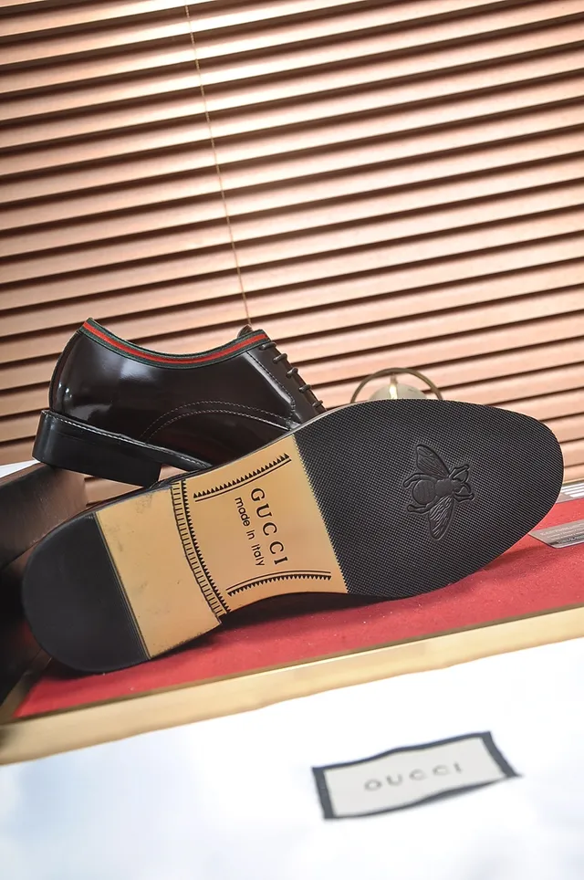 Gucci Chaussures Oxford en cuir patenté avec ourlet web couleur bordeaux 3