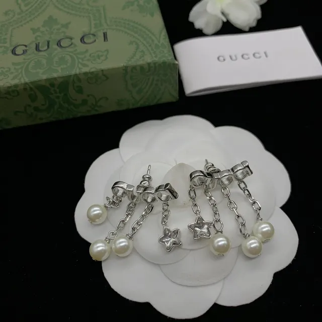 Gucci Dangling Pearl and Star Charm Earrings 2