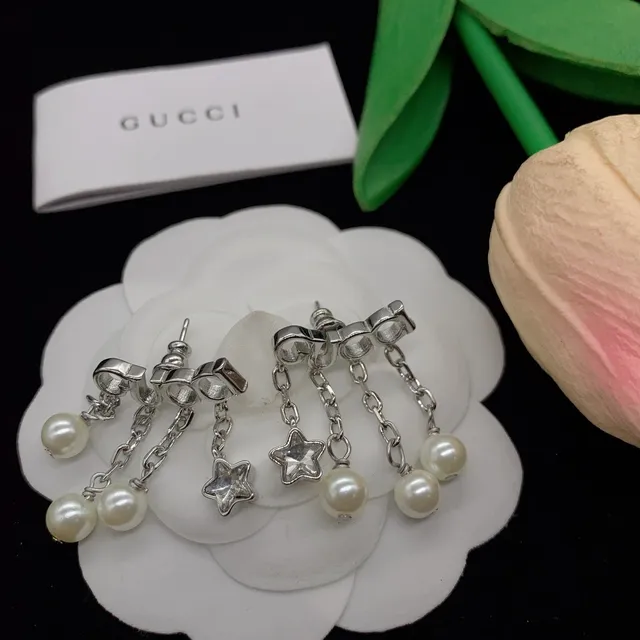 Gucci Dangling Pearl and Star Charm Earrings 3