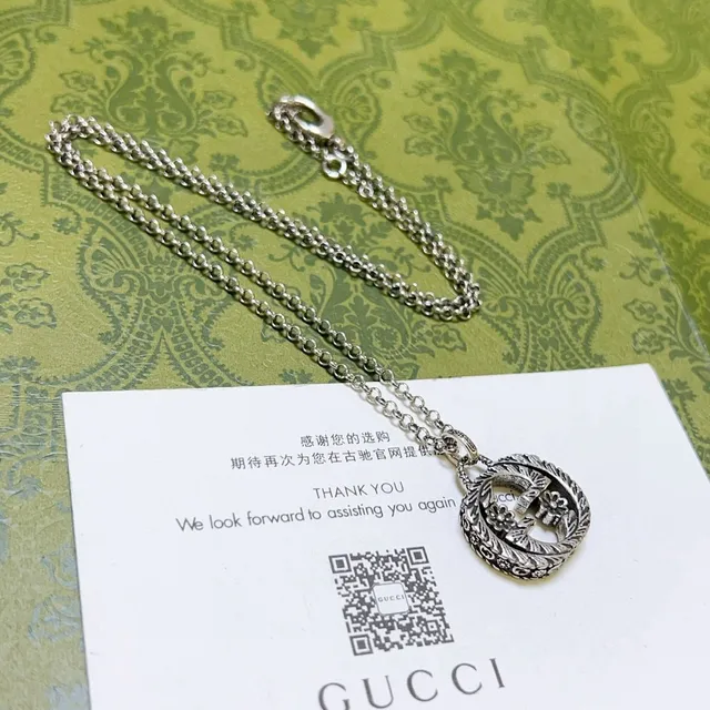 Gucci Floral Wreath Pendant Silver Chain Necklace 9