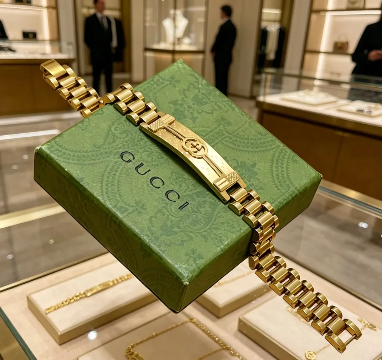 Gucci G-Link Gold-Tone Interlocking G Logo Bracelet 4
