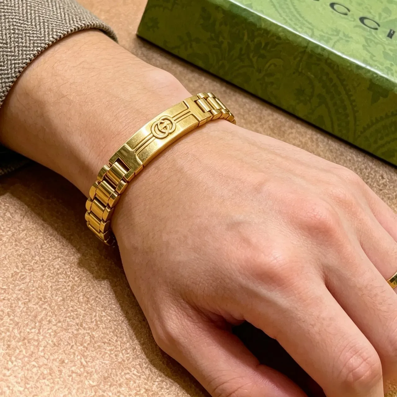 Gucci G-Link Gold-Tone Interlocking G Logo Bracelet 5