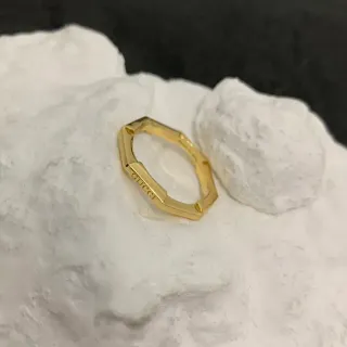 Gucci Geometric Faceted Gold Ring