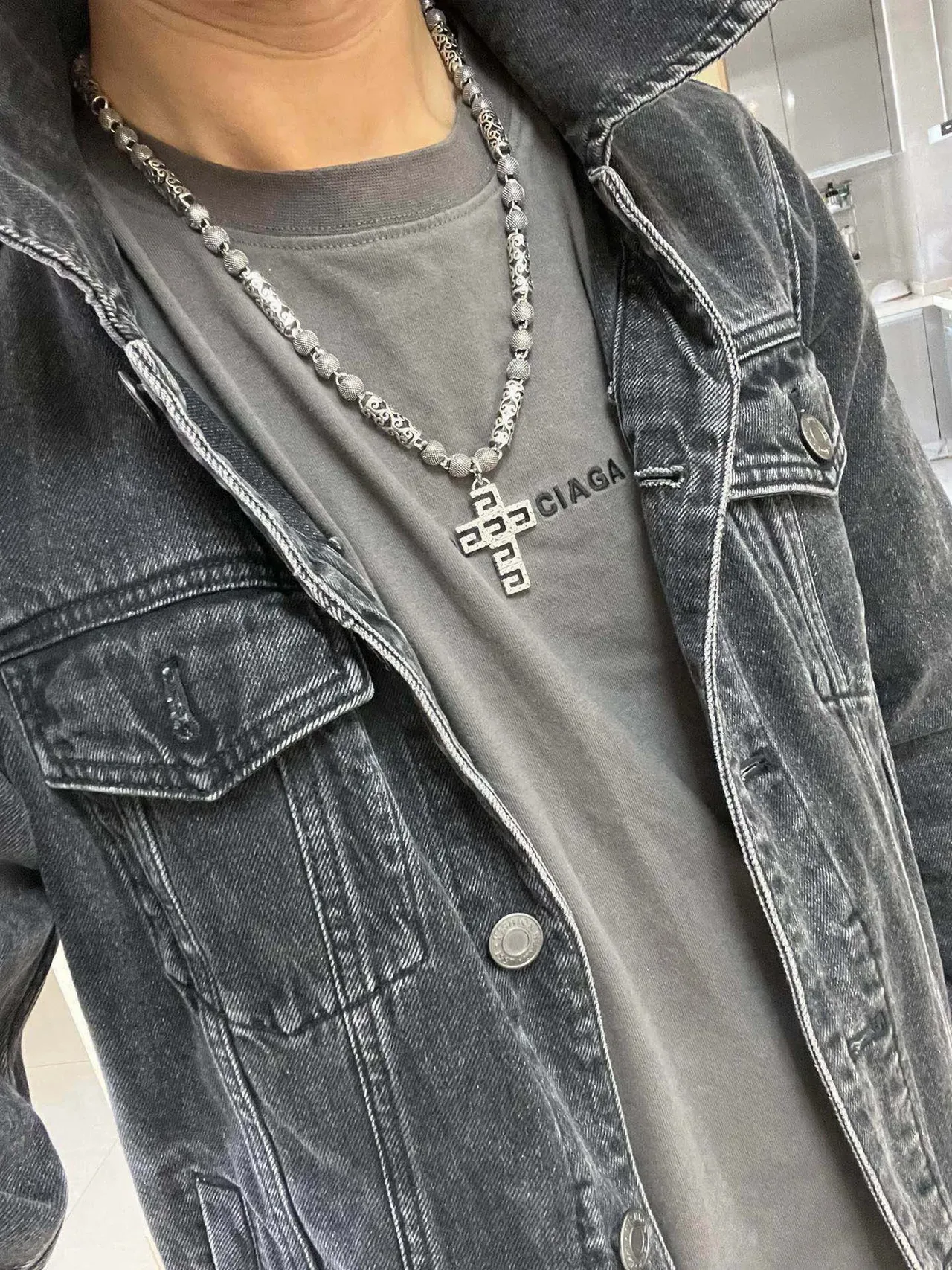 Gucci GG Cross Ornate Silver-Toned Necklace 3