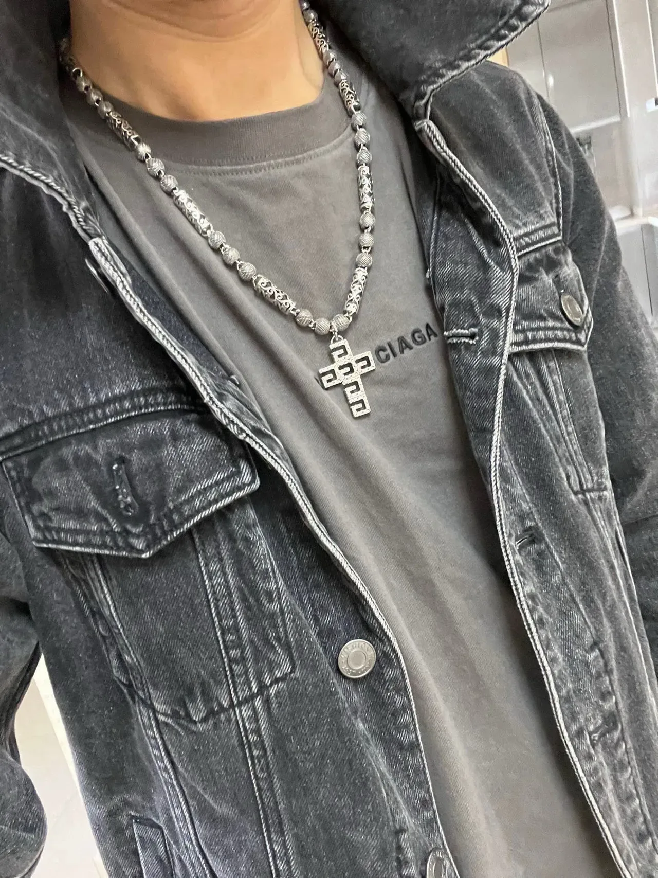 Gucci GG Cross Ornate Silver-Toned Necklace 8