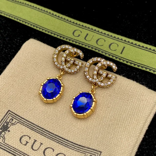 Gucci GG Marmont Boucles d'oreilles à gouttes ornées de cristaux incrustés de pierres bleues 3