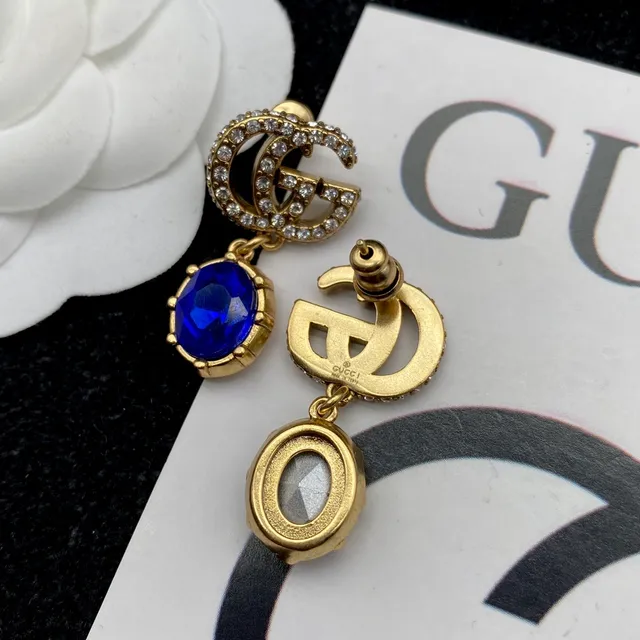 Gucci GG Marmont Boucles d'oreilles à gouttes ornées de cristaux incrustés de pierres bleues 4