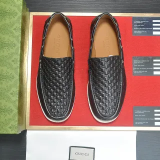 Gucci GG Marmont 压纹绗缝皮革乐福鞋
