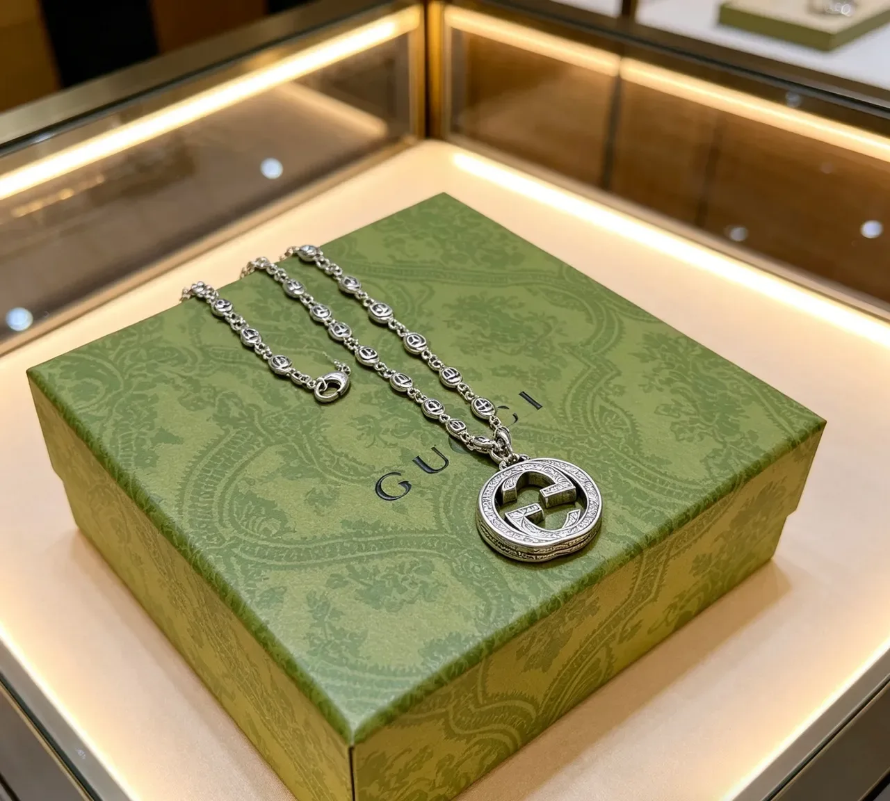 Gucci GG Marmont Engraved Interlocking G Silver-Tone Necklace 7