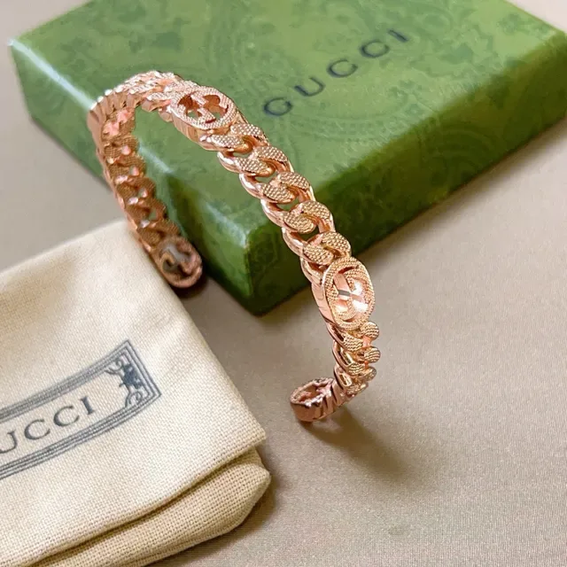 Gucci GG Marmont Gold Beige Curb Chain Interlocking G Motif Bracelet 2