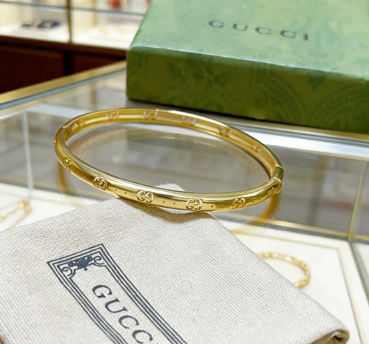 Gucci GG Marmont Or Vert Bracelet rigide Bracelet motif G entrelacé 7