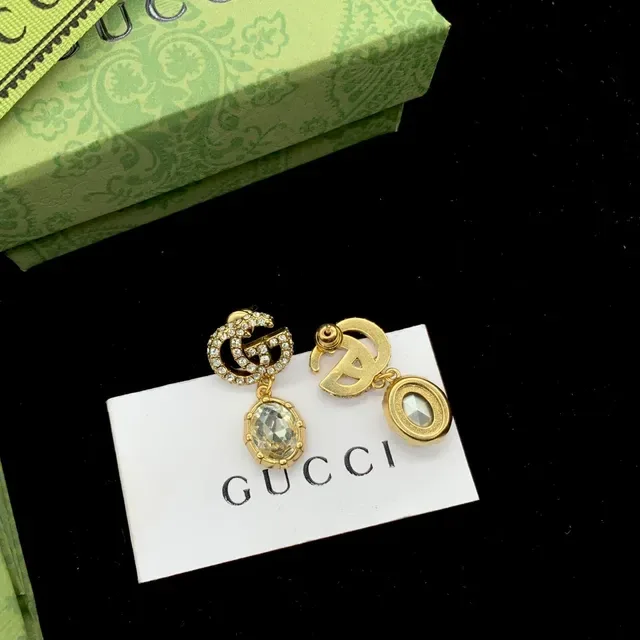 Gucci GG Marmont सلسلة ذهبية شفافة Interlocking Double-G Logo قلادة 6