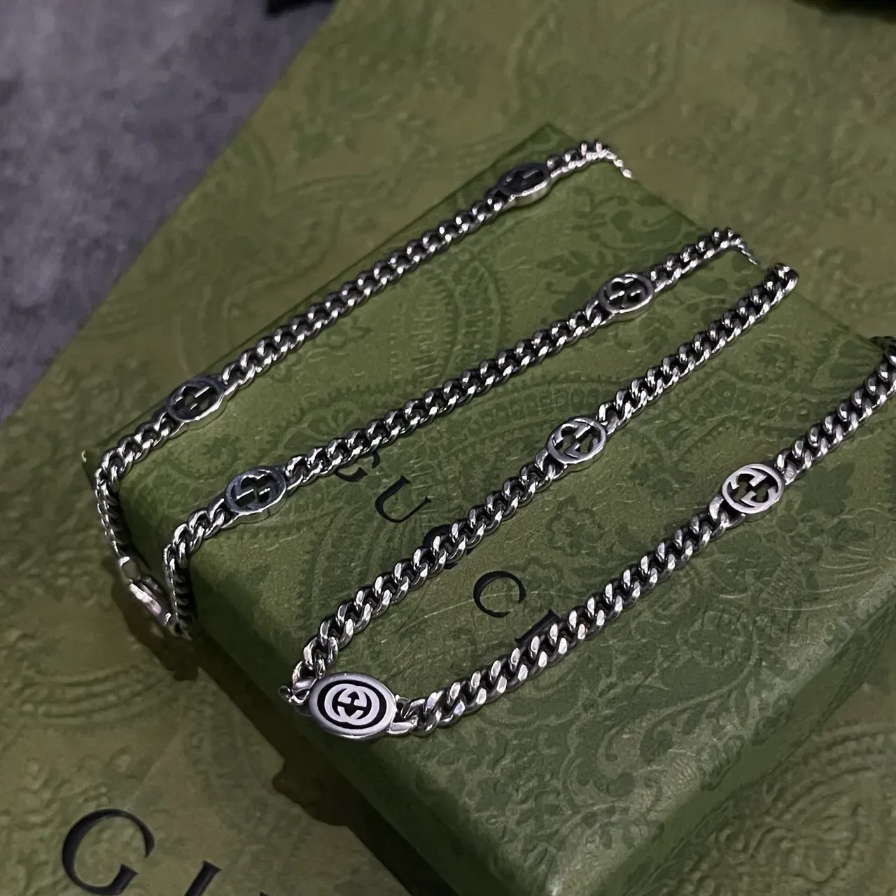 Gucci GG Marmont Interlocking GG Medallion Silver-Tone Necklace 5
