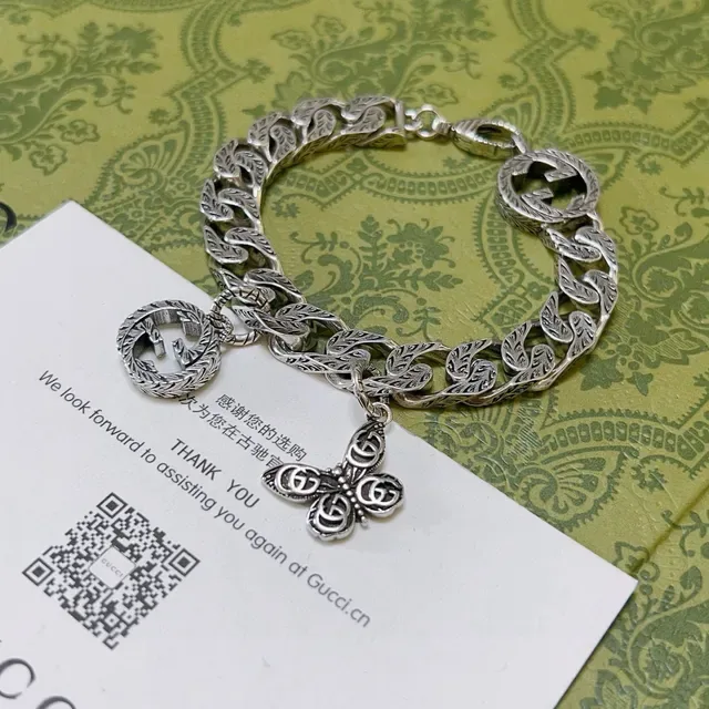 Gucci GG Marmont Leaf-Engraved Curb Chain Interlocking G Butterfly Charm Bracelet 3