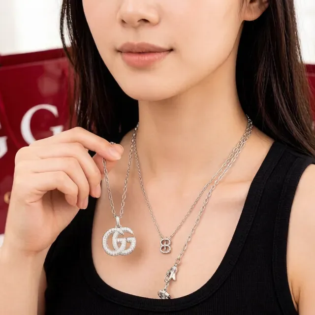 Gucci GG Marmont Pavé Interlocking GG Colar com pingente 2
