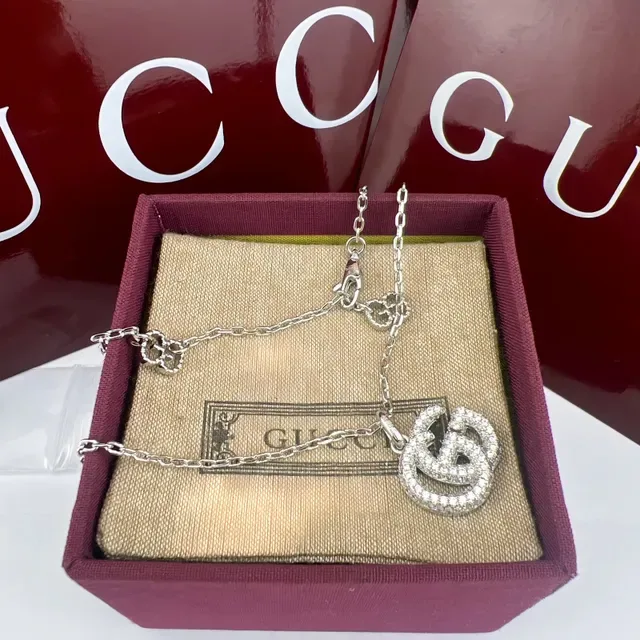 Gucci GG Marmont Pavé Interlocking GG Colar com pingente 3