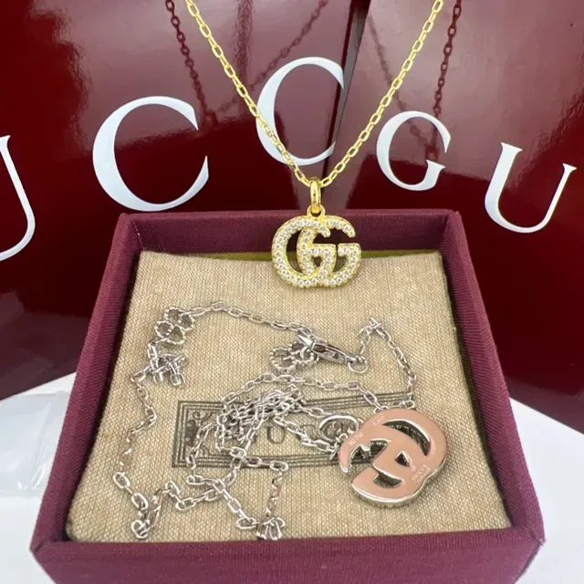 Gucci GG Marmont Pavé Interlocking GG Colar com pingente 7