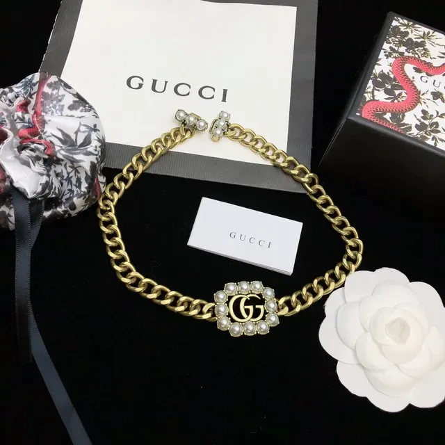 Gucci GG Marmont Pearl-Embellished Gold-Tone Chain Necklace 6