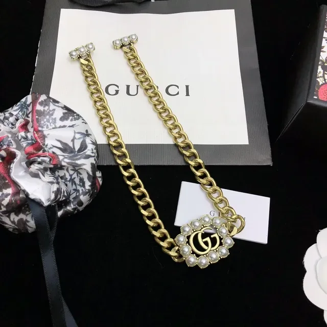 Gucci GG Marmont Pearl-Embellished Gold-Tone Chain Necklace 7